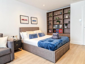 Modern Studio Apartments & 3Bedroom flat with Pvt Balcony steps from Regent's Park